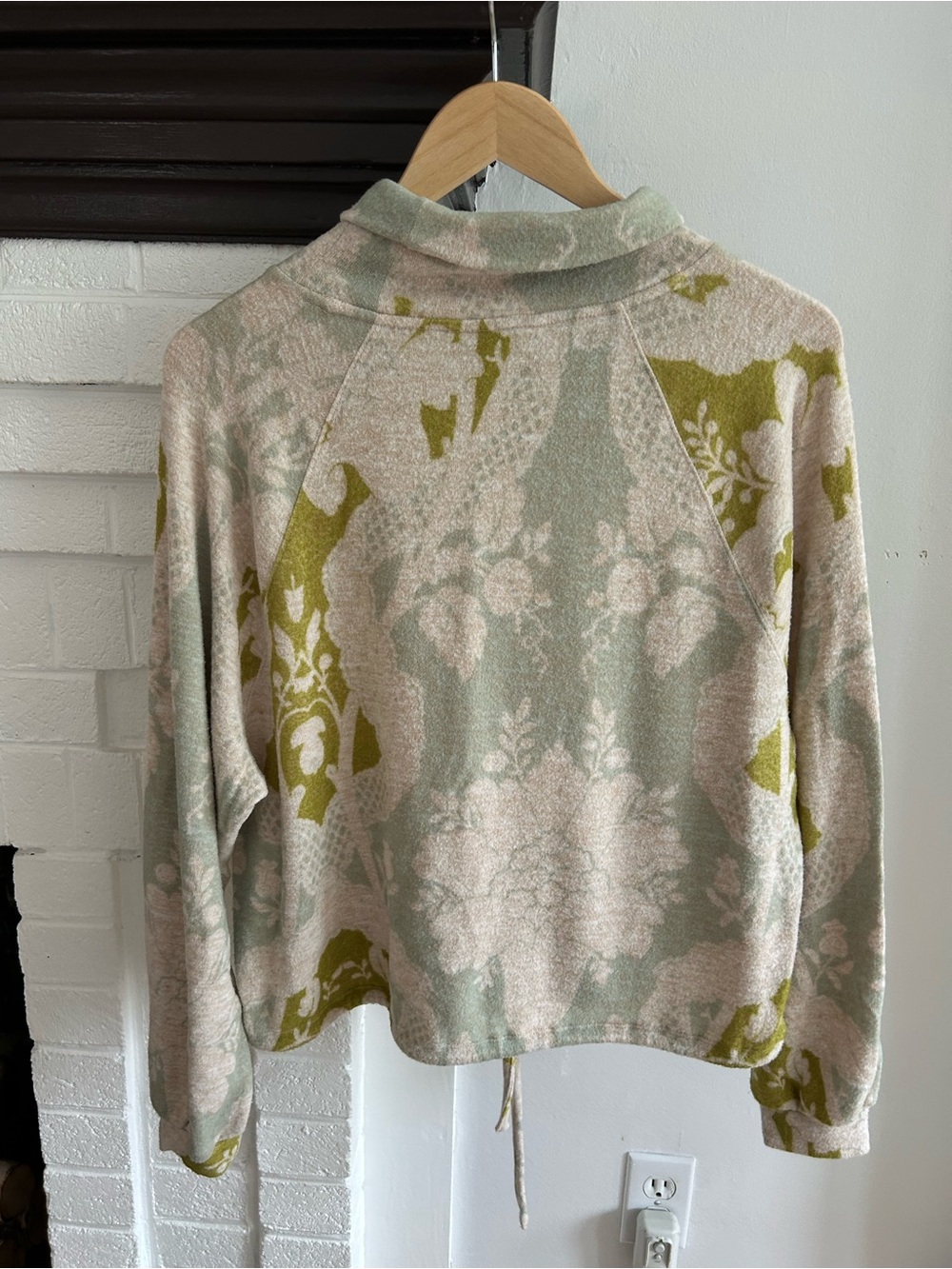 Saturday Sunday Floral Turtleneck Pullover in Sage, Olive & Cream Size S - Picture 5 of 8